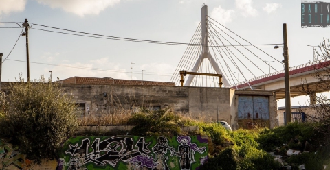 Fatiscente e ultramoderna: viaggio nella contrastante "zona del ponte Adriatico" di Bari